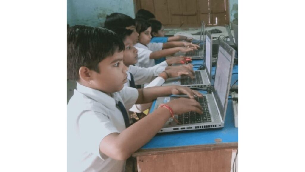Sai with his friends and mentors at ApniPathshala and BeyondExams.